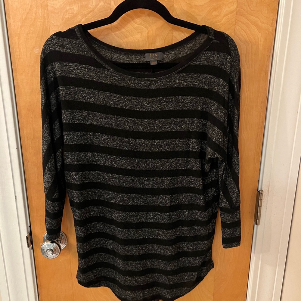Black and grey top XS